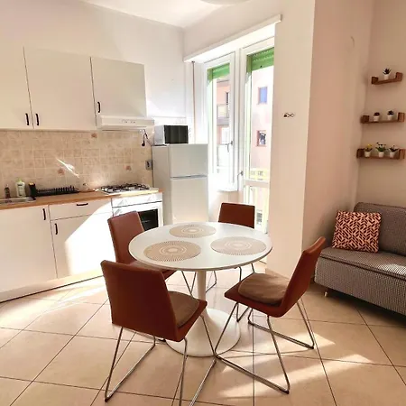 Appartamento Moderno In Via Monginevro Turim Exterior foto