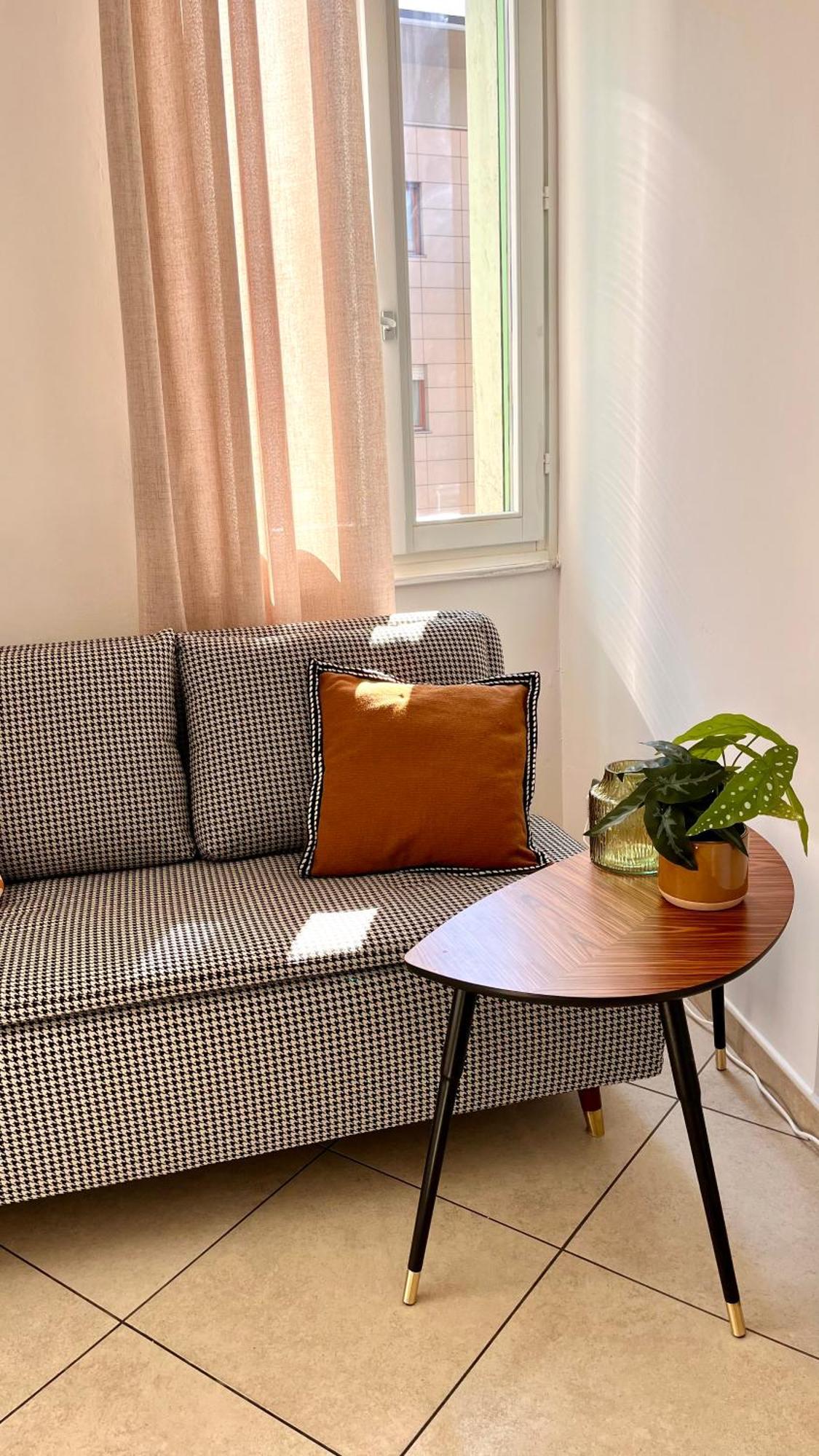 Moderno In Via Monginevro Turin